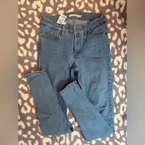 Levi skinny jeans. Light washed